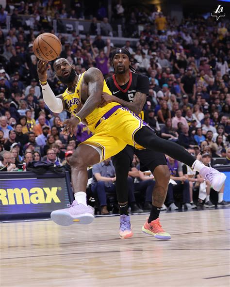 Lakers Blowing Point Lead Lose To Nuggets In Game