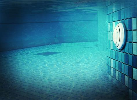 how to change swimming pool lights