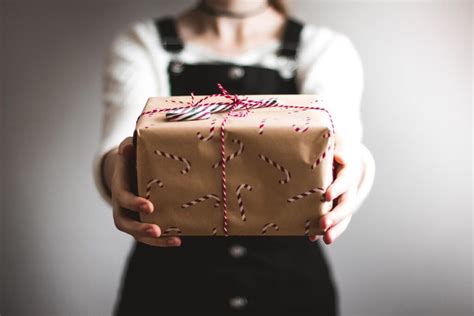 12 cadeaux qui feront toujours plaisir à une femme