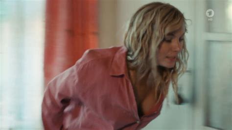 Nude Video Celebs Nadja Uhl Sexy Ein Wochenende Im August