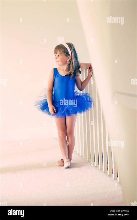 child ballet dancing Stock Photo - Alamy