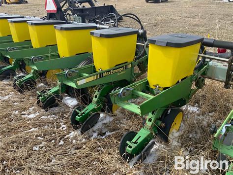 John Deere Maxemerge 2 3 Pt 12 Row Corn Planter Bigiron Auctions