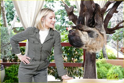 Photo: kristen bell reunites with a sloth on ellen series after her ...