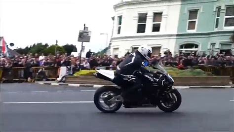 Isle Of Man Tt Fatal Crash Compilation Video Dailymotion