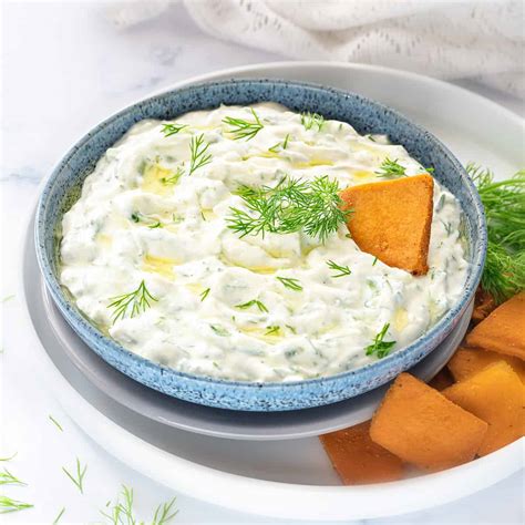 Tzatziki Sauce Recipe - Greek Yogurt Dip (Video) - Cubes N Juliennes