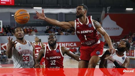 Benfica Galatasaray 63 87 ir do céu ao inferno Basquetebol Jornal