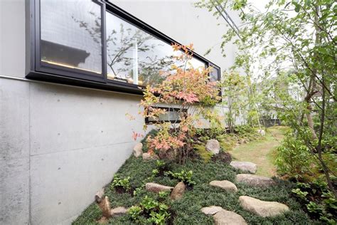 Garden Modern Home In Senri Japan Driveway Design Modern Garden