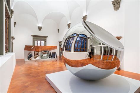 Firenze La Mostra Di Palazzo Strozzi Anish Kapoor Untrue Unreal