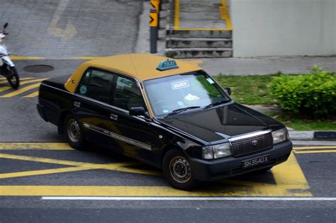 Yellow Top Taxis Toyota Crown Taxi Nighteye Flickr