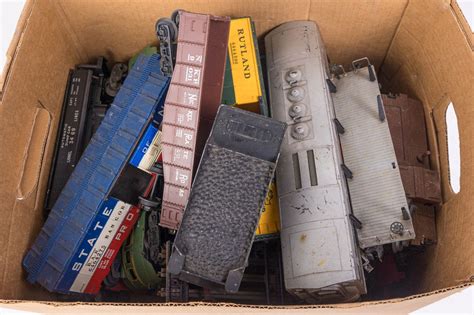 Lot Of Assorted Lionel Model Trains Auction