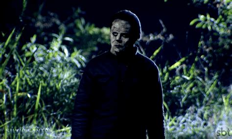 [Video] Michael Myers Stalks the Streets for 'Halloween' Scare Prank in ...
