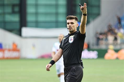 Cine este arbitrul meciului Agricola Borcea FCSB din Cupa României