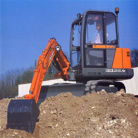 Pel Job EB 25 4 Excavator Specs 1995 1999 Diggers LECTURA Specs