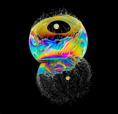 High-Speed Photography Captures Bursting Bubbles