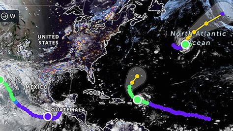 Se Juntan El Hurac N Danielle Y Y La Tormenta Earl En El Atl Ntico