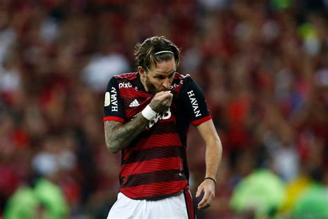 Lesão De Léo Pereira é Grave E Zagueiro Do Flamengo Pode Ficar Bom