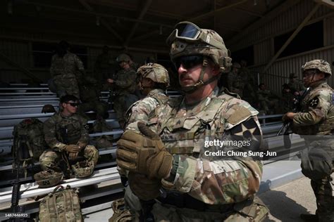 soldiers    infantry division rok  combined division