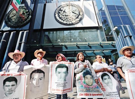 Detienen a nueve policías municipales y estatales por caso Ayotzinapa