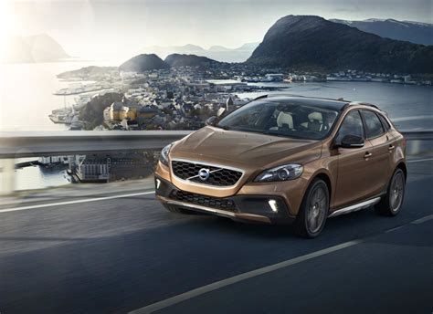 Volvo Lanza Las Versiones Campera Y Deportiva Del V