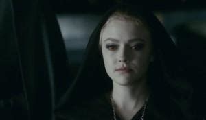 VIDEO: New 'Eclipse' Clip of Dakota Fanning and the Volturi!