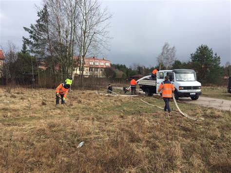 Budowa sieci kanalizacji sanitarnej i wodociągowej w ul Różanej w