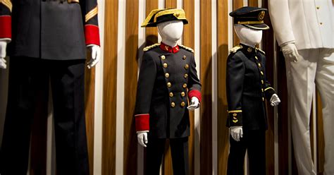 Descubre La Elegancia Y Tradici N Del Uniforme De Gala De La Guardia Civil