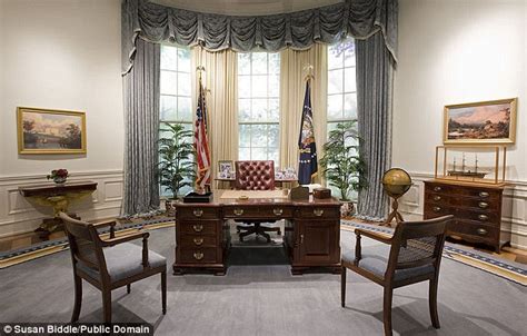 Oval Office Desks That Have Served The Presidents Daily Mail Online