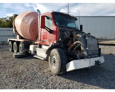 Peterbilt Complete Vehicle In Owensboro Ky