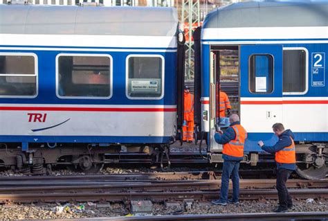 München Fotos Entgleister Zug am Bahnhof Hackerbrücke