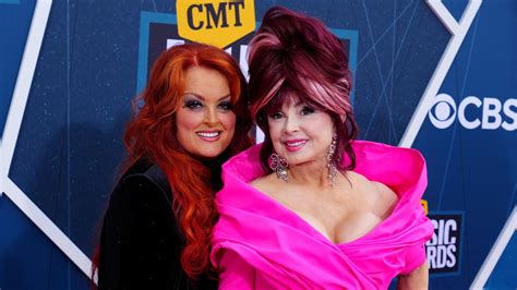 Wynonna Judd says she still talks to late mother Naomi Judd when she's performing onstage | Fox News