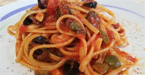 Ricetta Linguine Con Pomodorini Capperi Olive Nere E Colata Di