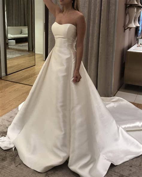 Pronovias New Wedding Dress Save 22% - Stillwhite