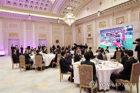 더쿠 청와대 영빈관에서 열린 축구 국가대표팀 환영 만찬