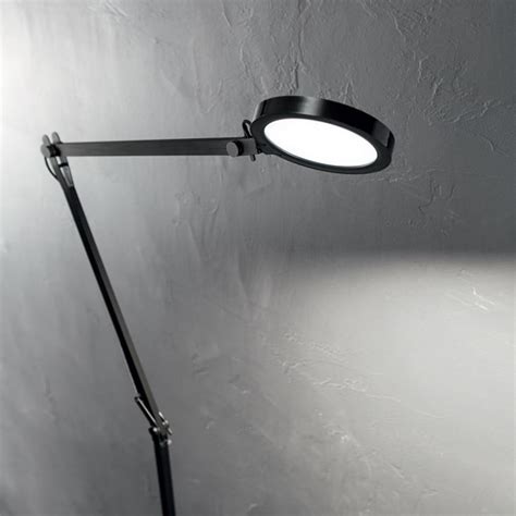 Piantana Nera In Alluminio Luce Led K Futura Maisons Du Monde