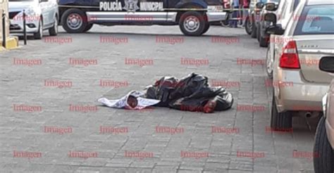 Tiran a dos hombres decapitados a plena luz del día en el centro de Loreto