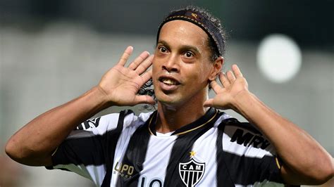 RONALDINHO e ASSIS ainda são procurados no Paraguai Arquibaldos