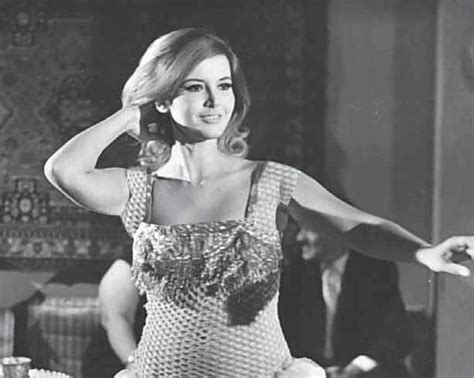 Arab Hot Celebs Mervat Amin photos صور ميرفت امين