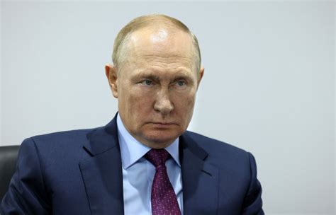 Putin Promises Russian War Recruits Long Vacations If They Fight For Him