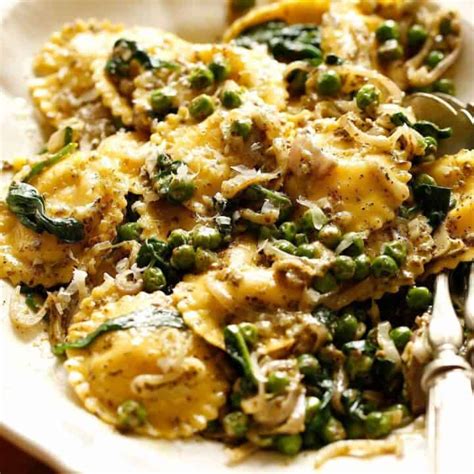 Ravioli With Creamy Pesto Sauce Spinach Peas And Shallots Recipe Cart