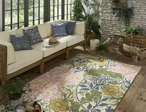 Morris Co Seaweed Chrysanthemum Lynfrae Rugs