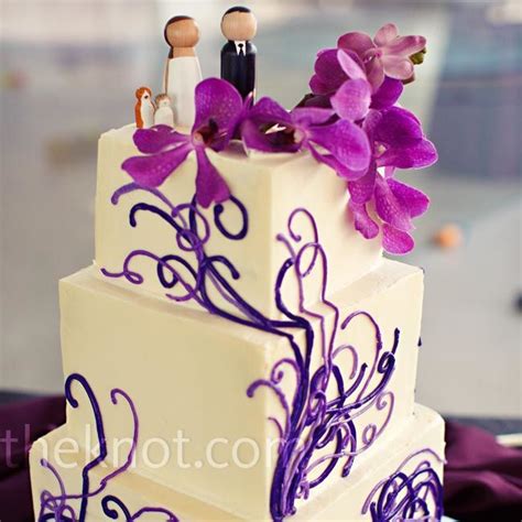 Purple Swirl Cake | Wedding cakes with flowers, Romantic wedding cake ...