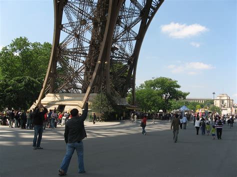 Free Stock Photo In High Resolution Eiffel Tower And People Paris