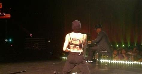 Madonna Maskvoje sukėlė ovacijas koncerto metu rėžė kalbą palaikančią Pussy Riot Žmonės lt