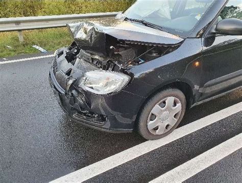 Pol Wob Verkehrsunfall Mit Drei Verletzten Personen Und Euro