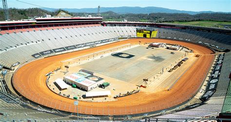 Bristol Dirt Race Track Is Prepped And Ready For Action Nascar