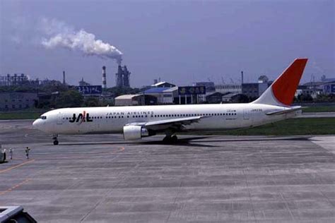 日本航空 太陽のアーク塗装 B767 346 Ja8236 松山空港 2008年4月30日