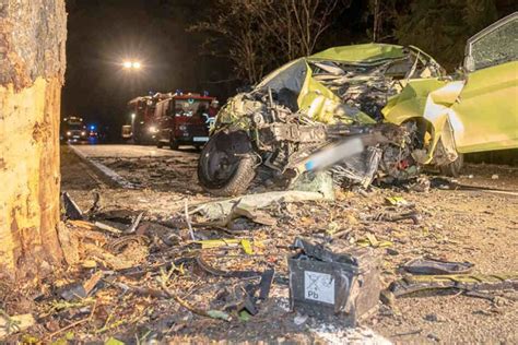 T Dlicher Unfall Im Vogtland J Hriger Stirbt Nach Crash Gegen Baum