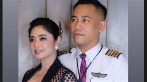 Sudah Koar Koar Gaji Calon Suami Yang Pilot Rp 200 Juta Dewi Perssik