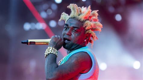 Video Kodak Black Accused Of Having Sex During Hockey Game