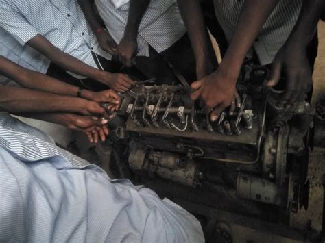 Overhauling Of Rocker Arm Assembly And Cylinder Head Mmv Trade U